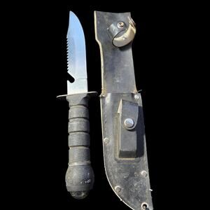 420 Stainless Taiwan Fixed Blade Knife with Serrated Edge and Sheath